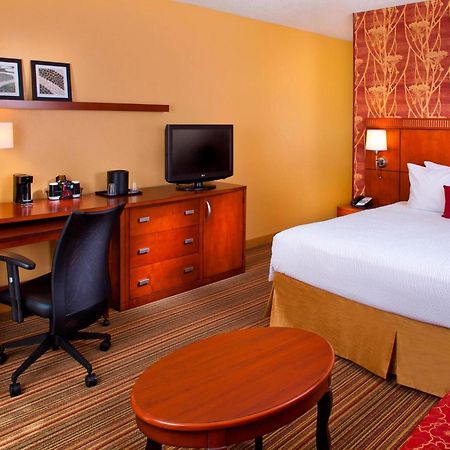 Отель Courtyard By Marriott Baton Rouge Acadian Centre/Lsu Area Экстерьер фото