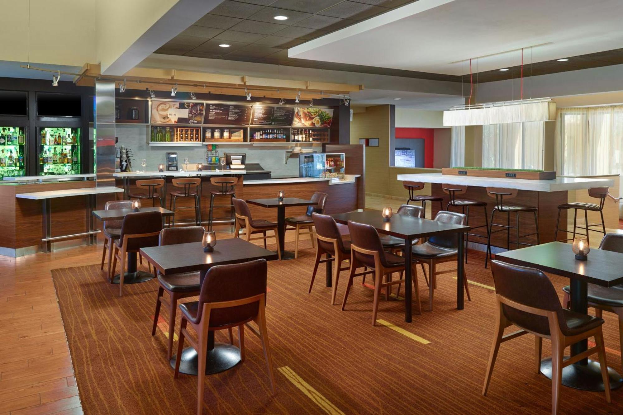 Отель Courtyard By Marriott Baton Rouge Acadian Centre/Lsu Area Экстерьер фото